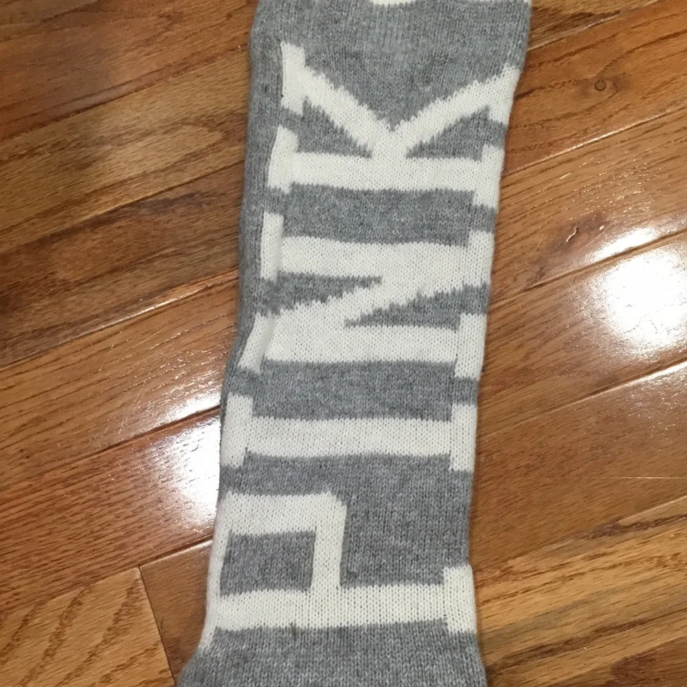 Victoria’s Secret PINK Mukluks BNWT - Picture 2 of 6